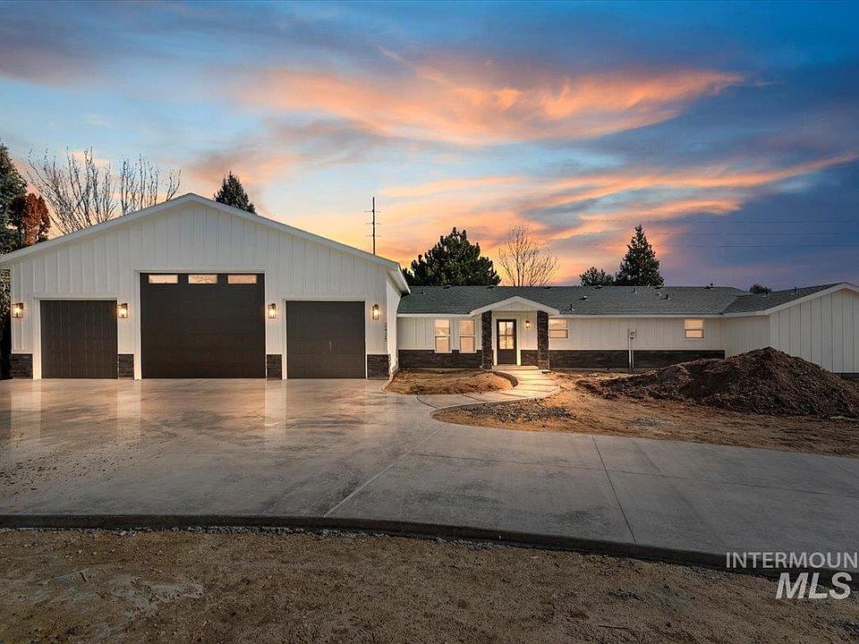 1st image of 2435 N Black Cat Rd