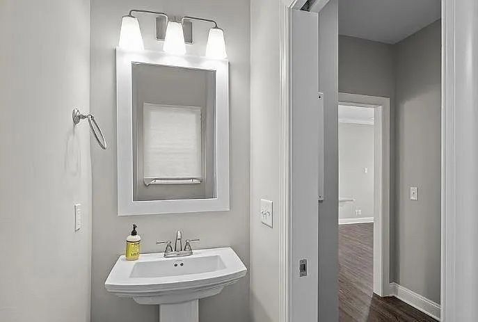 3 bed, 2.5 bath, 1715 sqft, $2,580 — Photo 3