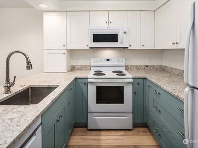 4231 NE 5th Street #C202, Renton, WA, 98059