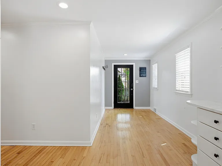 302 Yerkes St — Photo 17