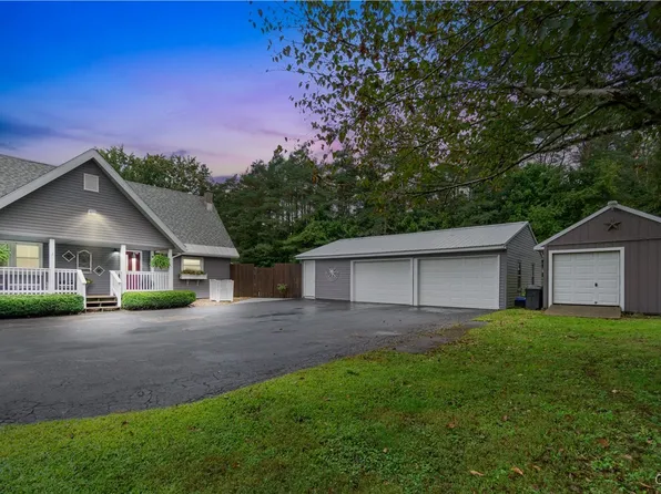 226 Hawk Rd, Fulton, NY 13069