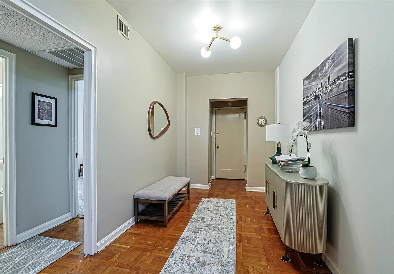 2 bed, 918 sqft, $2,600 — Photo 4