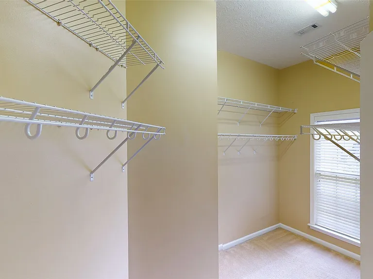 615 Castlebrook Dr — Photo 21