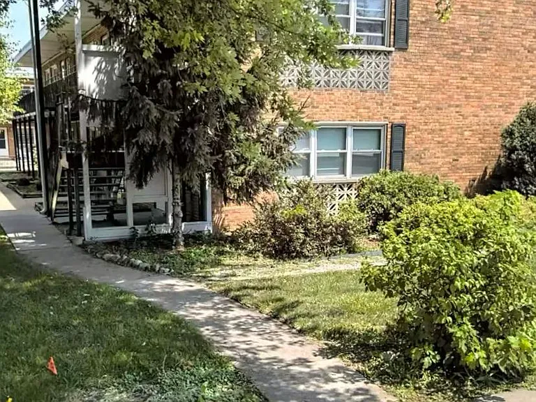 910 W Euclid Ave #207 — Photo 5