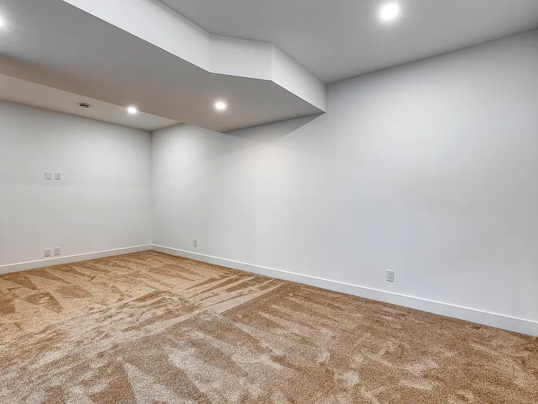2144 51st Ave SW — Photo 39