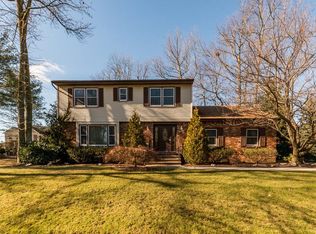2 Persimmon Ct, East Brunswick, NJ 08816