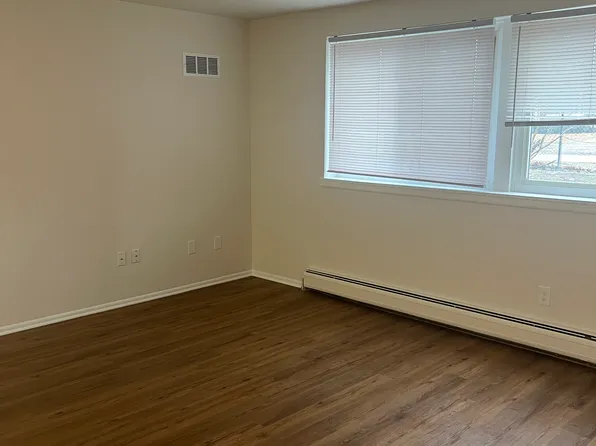 7382 Central St APT 2, Westland, MI 48185