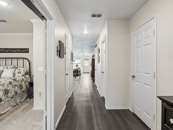 3rd image of 1303 Binfield Dr