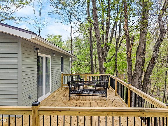 5th image of 9 Highpoint Ct