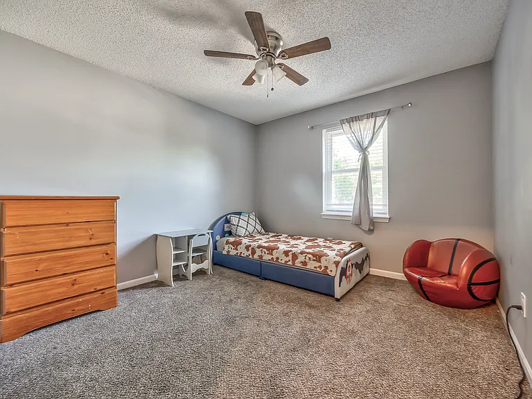 8601 N Pomona Ave — Photo 15