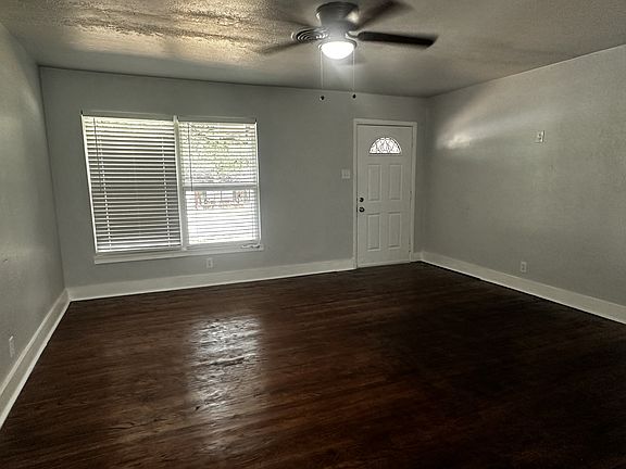 3rd image of 929 Brown Trl