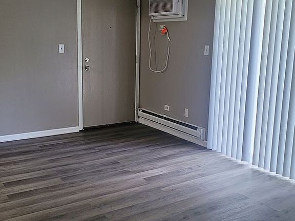 5th image of 1530 Crimson Ln APT 1A