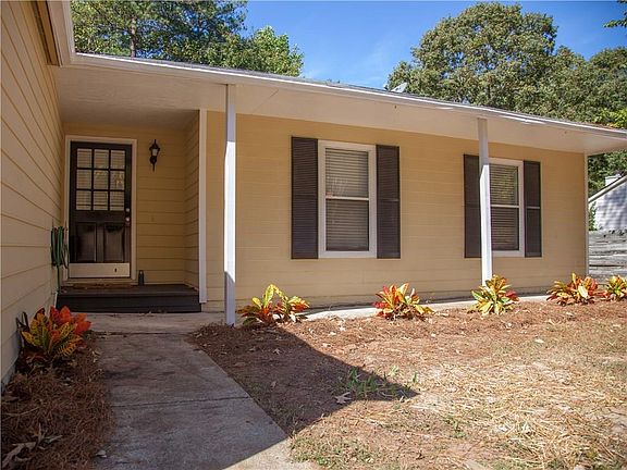 2nd image of 514 River Pl