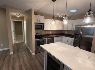 1181 Weston Ln N, Plymouth, MN 55447