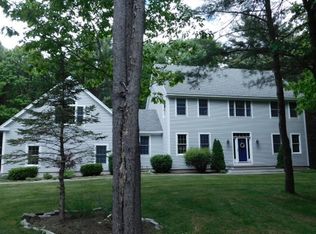 24 Cottagewood Ln, Kennebunk, ME 04043