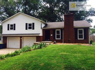 841 Sunset Ave, Liberty, MO 64068