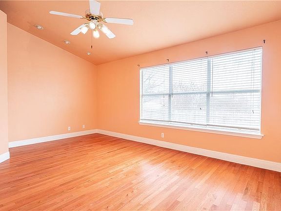 5th image of 2609 Hill Street Cv