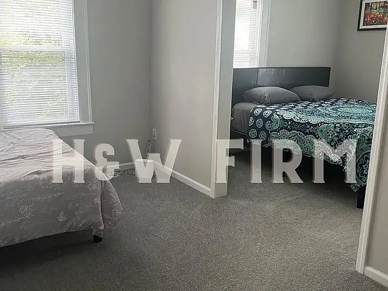 404 Formosa Ave — Photo 4