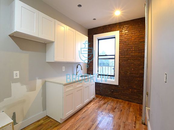 2nd image of 657 E 21st St #C3