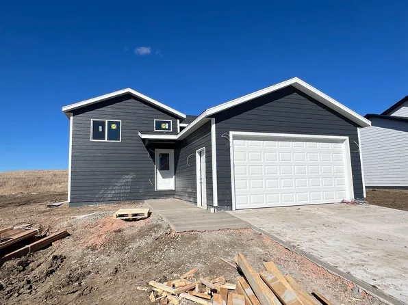 822 Yorktown Blvd, Box Elder, SD 57719