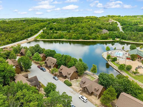 Stonebridge Lake