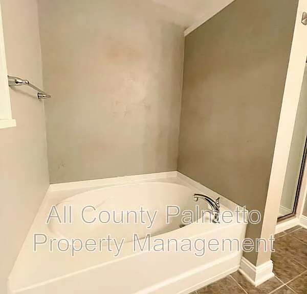 3639 Bagley Dr — Photo 11
