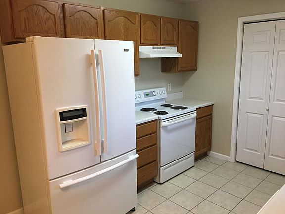 Kitchen with Refrigerator and Range