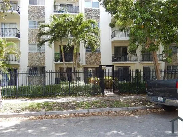 1478 NW 1st St APT 201, Miami, FL 33125