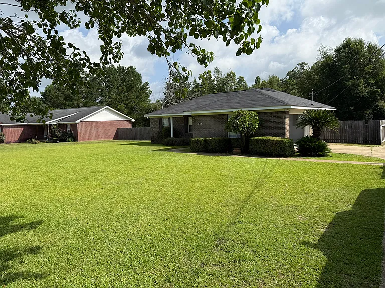 2295 Jordon Ave — Photo 17