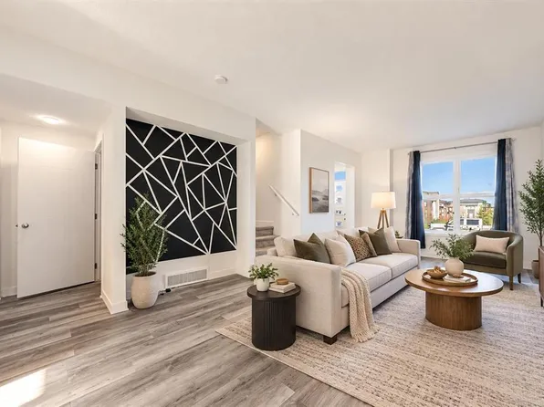 83 E Savanna Park NE, Calgary, AB T3J 0Y8