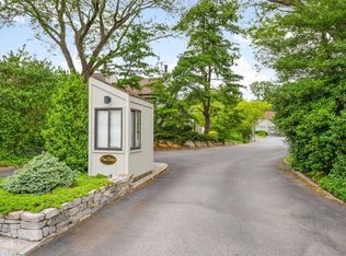 33 Pineridge Rd, Larchmont, NY 10538