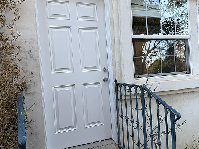 12621 Victoria Ave — Photo 3