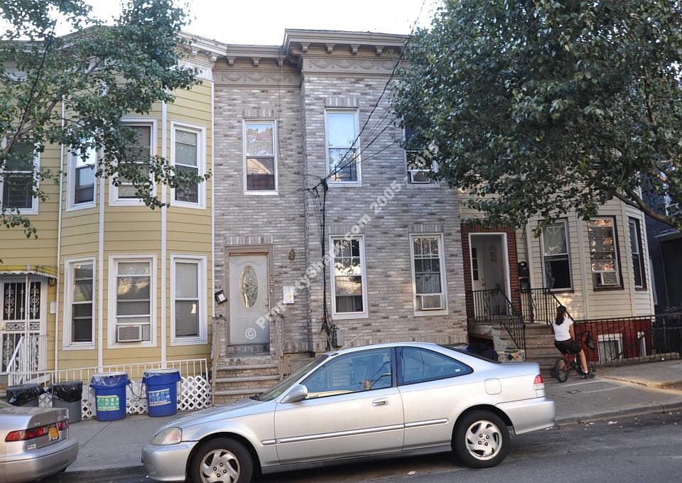 2nd image of 3643 Olinville Ave