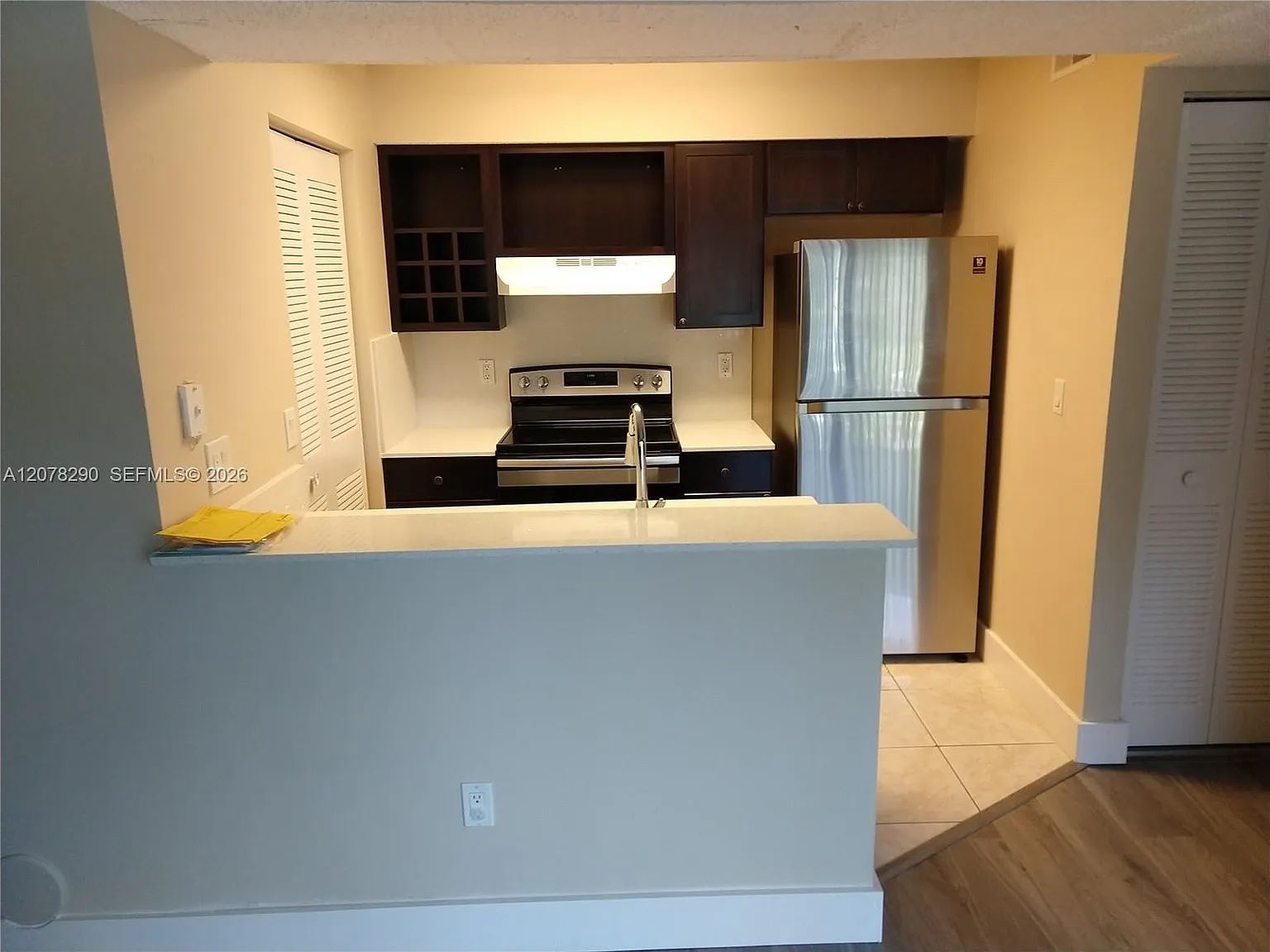 Royal Poinciana Condo — Photo 3