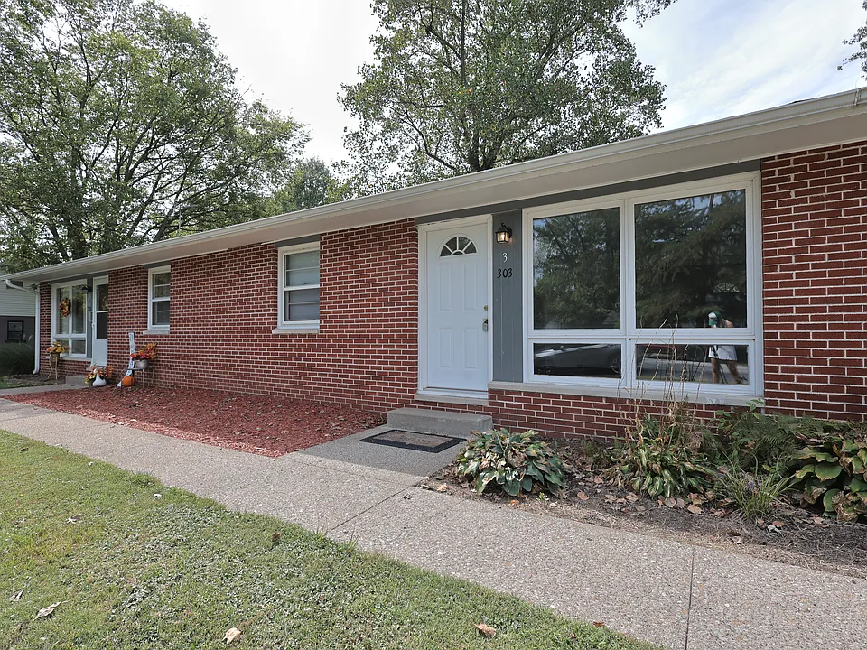 301 S Walnut St #3