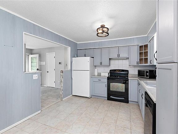 2nd image of 513 SE 19th St