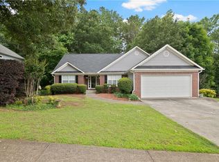 1027 Regency Dr, Acworth, GA 30102