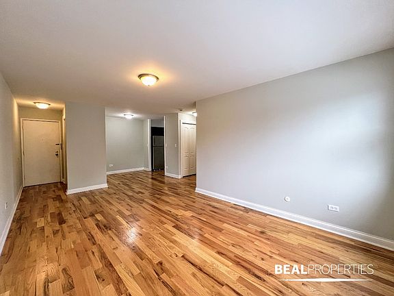 2nd image of 696 Elm Pl APT 210