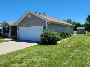 1102 Pinnacle Dr, Pittsburg, KS 66762