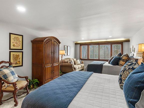 4th image of 314 N Tamarron Drive #113
