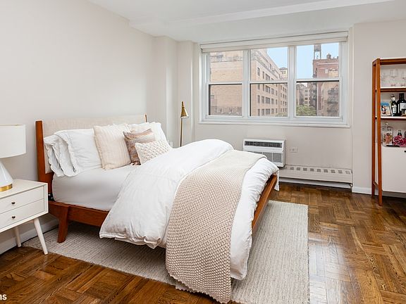 4th image of 63 E 9th St APT 8B