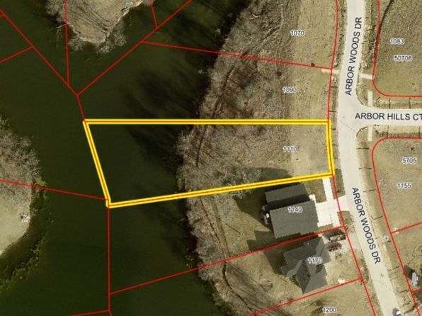 1110 Arbor Woods Dr, Pleasant Hill, IA 50327