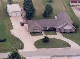 1709 Mayflower Rd, Bentonville, AR 72713