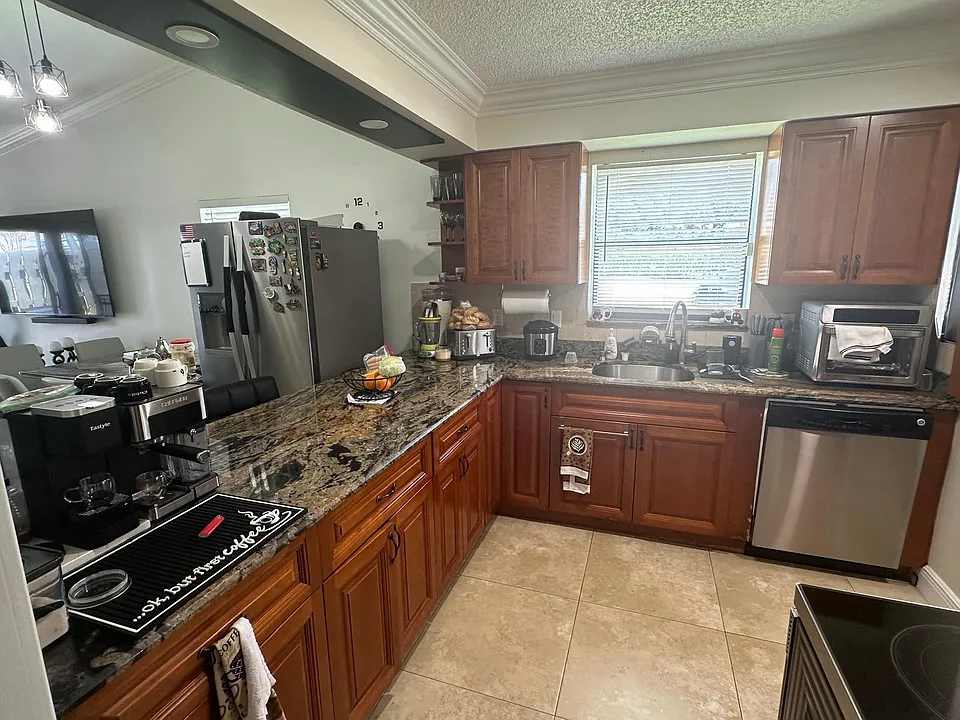 3801 Inlet Cir