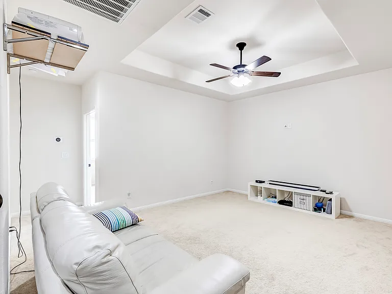 1012 Clearwell St — Photo 35