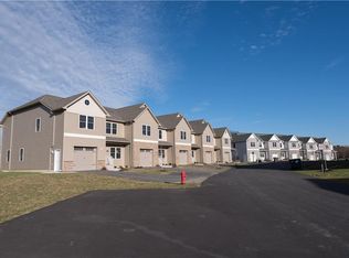 14 Red Oak Rd, Middletown, NY 10940