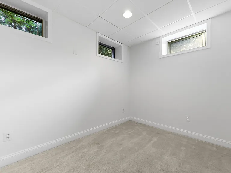17545 Hardy Rd — Photo 11
