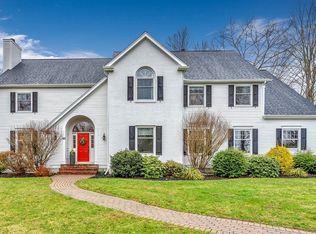 83 Main St, Southborough, MA 01772