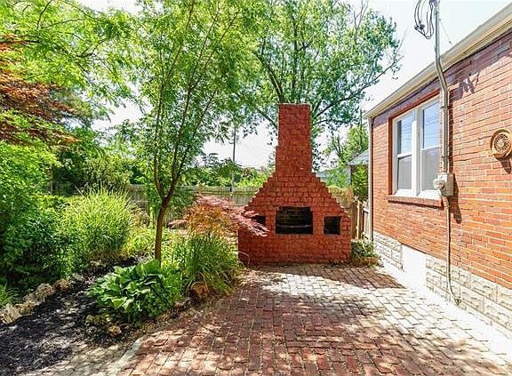 2nd image of 2052 Westbrook Dr