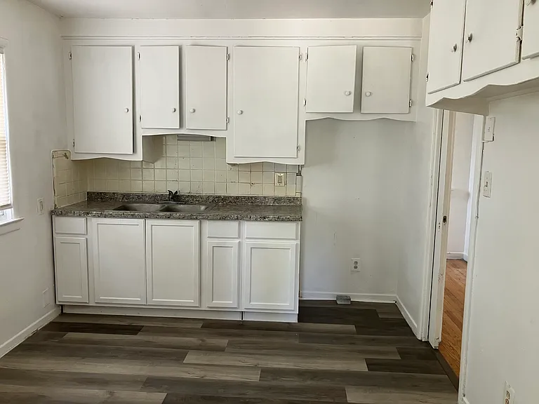 16316 Manning St — Photo 8